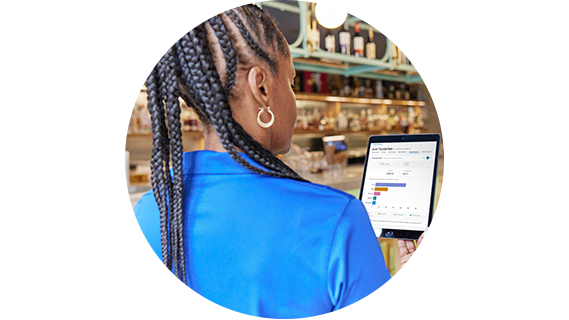 an fpl energy expert viewing the energy dashboard on a tablet